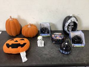 lot 708 image: LOT OF Halloween Decorations
