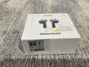 lot 92 image: Samsung Galaxy Buds3 Bluetooth Earbuds with Charging Case, Silver