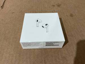lot 5 image: AirPods (3rd generation) with Lightning Charging Case - White
