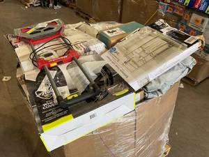 lot 801 image: Wholesale Pallet of Assorted Miscellaneous Items