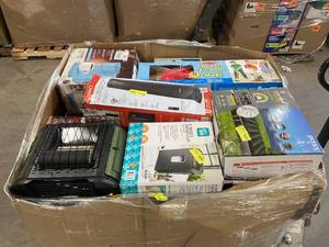 lot 815 image: Wholesale Pallet of Assorted Miscellaneous Items