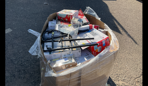 lot 819 image: Wholesale Pallet of Assorted Miscellaneous Items