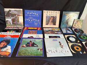 lot 227 image: Vintage Vinyl Record Collection - Various Artists and Singles