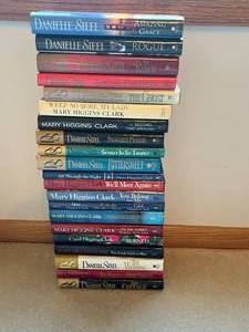 lot 235 image: Collection of Danielle Steel and Mary Higgins Clark Novels