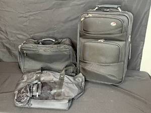 lot 108 image: Travel Luggage Set - 3 Pieces Black