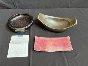 lot 117 image: Handmade Ceramic Art Bowls and Plate Set