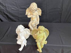 lot 119 image: Set of Three Angel Figurines