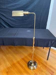 lot 135 image: Vintage Brass Floor Lamp with Adjustable Head