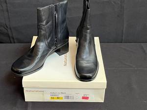 lot 138 image: Naturalizer Auburn Lo Black Leather Boots Size 10M