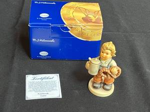 lot 143 image: M.I. Hummel Goebel Figurine First Issue 2000