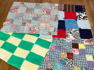 lot 184 image: Lot of Handmade Patchwork Centerpieces
