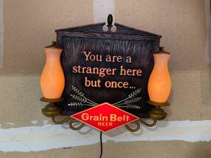 lot 2 image: Vintage Grain Belt Beer Illuminated Wall Sign