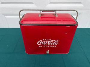 lot 4 image: Vintage Coca-Cola Metal Cooler with Handle