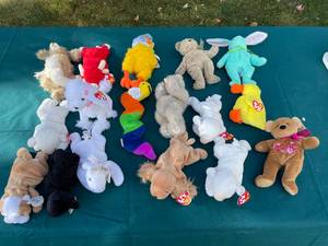 lot 20 image: Lot of TY Beanie Babies Assorted Collection