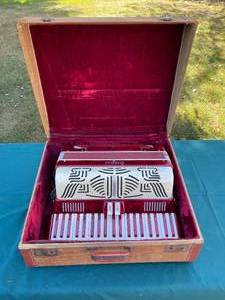 lot 58 image: Corelli Vintage Accordion with Case