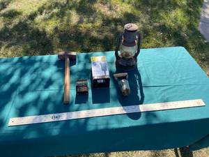 lot 75 image: Assorted Vintage and Utility Items Lot
