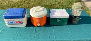 lot 83 image: Lot of Coolers and Lanterns