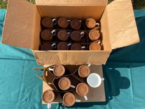 lot 88 image: Set of Avon Wood Thermo-Serv Mugs