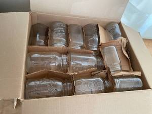 lot 91 image: Vintage Ball and Atlas Mason Jars Lot