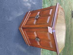 lot 284 image: Vintage Hexagonal Wooden Side Table with Storage
