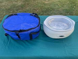 lot 288 image: CorningWare Slow Cooker with Blue Carrying Bag