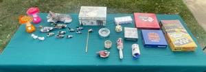 lot 292 image: Mixed Lot of Home Decor, Board Games, and Collectibles