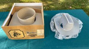 lot 18 image: Excellent Condition Bailey Western Hat In Original Packaging - Regal, Size 7 14