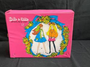 lot 154 image: Vintage Barbie & Steffie Sleepn Keep Case with Accessories