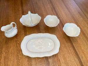 lot 176 image: Vintage Lenox White and Gold Porcelain Dish Set