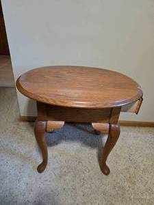 lot 187 image: Vintage Oval Wooden Side Table with Drawer