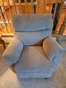 lot 194 image: Comfortable Beige Armchair with Dimensions