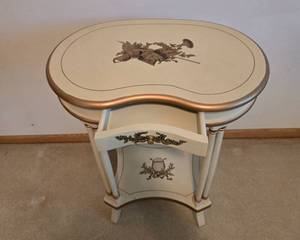 lot 200 image: Vintage Decorative Oval Accent Table with Musical Motif