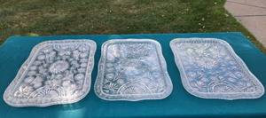 lot 264 image: Vintage Serving Trays - Set of 3