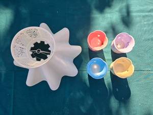 lot 312 image: Lot of 5 Decorative Plant Pots with White Base Stand