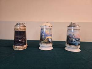 lot 330 image: Set of 3 Decorative Lidded Beer Steins Featuring Scenic Artwork