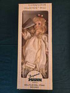 lot 343 image: Seymour Mann Celestine Connoisseur Collection Doll