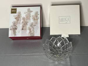 lot 490 image: Mikasa Crystal Bowl and Angel Musician Figurines Set