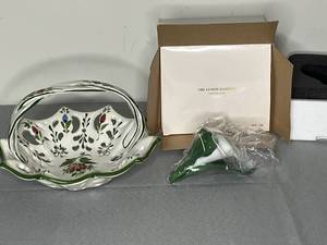 lot 495 image: Hand-Painted Portuguese Basket and Lenox Calla Lily Fine Porcelain