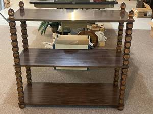 lot 517 image: Vintage Wooden Bookshelf with Decorative Columns