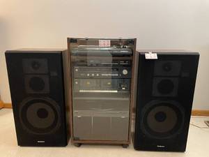 lot 349 image: Technics Stereo System with Speakers untested