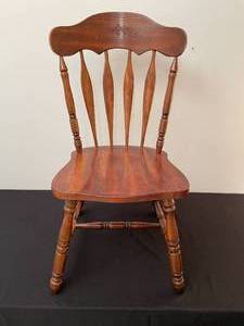 lot 354 image: Vintage Wooden Spindle Back Chair