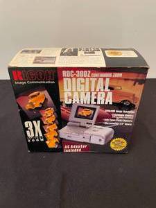 lot 446 image: Ricoh RDC-300Z Digital Camera with Accessories