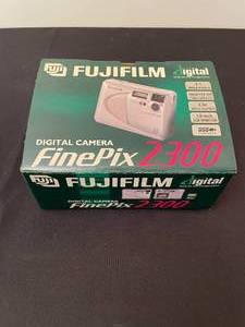 lot 447 image: Fujifilm FinePix 2300 Digital Camera