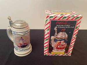 lot 484 image: Coca-Cola Santas Reward Stein - Holiday Stein Series