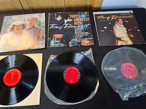 lot 321 image: Vintage Vinyl Records Simon & Garfunkel and Tony Bennett Collection