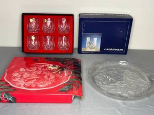 lot 388 image: Crystal Glass Set and Studio Nova Holiday Cheer Platter