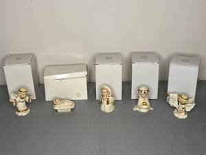 lot 392 image: Lenox Nativity Ornaments Collection with Boxes