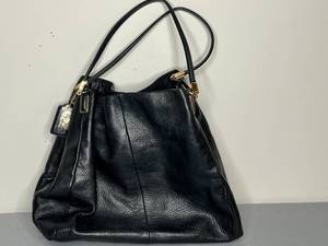 lot 472 image: Coach Black Leather Handbag