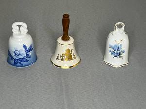 lot 477 image: Danbury Mint Decorative Bell Collection