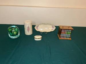 lot 455 image: Vintage Lenox Porcelain and Decor Lot
